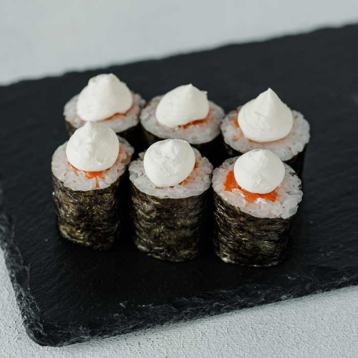 Макі лосось + філадельфія